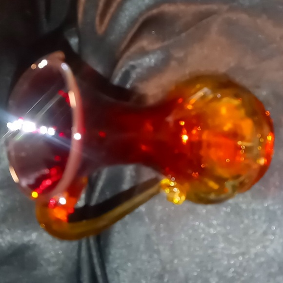 Vintage red vase amberinia glass red carnival glass vase . - Picture 3 of 9